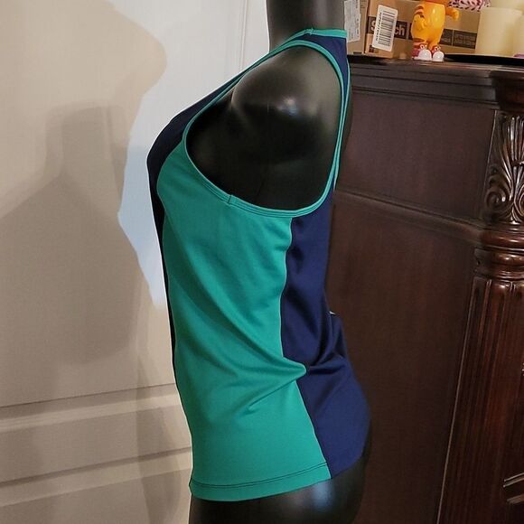 BRAND NEW AERIE F.I.T TOP WITH BUILT IN SPORT BRA - Picture 7 of 14